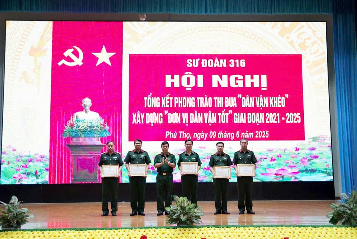 Khi trái tim người lính hòa cùng mạch sống nhân dân