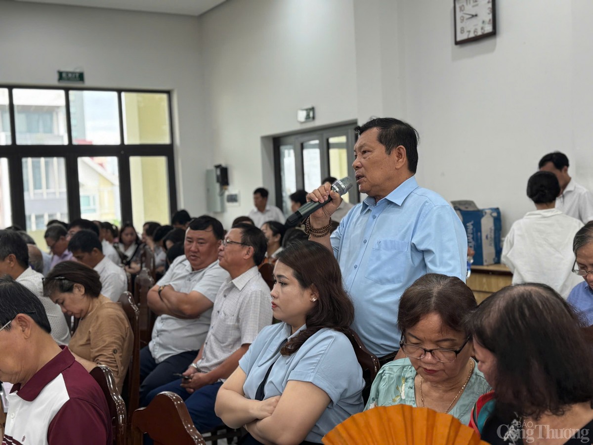 Các cử tri phát biểu ý kiến tại chương trình Các cử tri phát biểu ý kiến tại chương trình