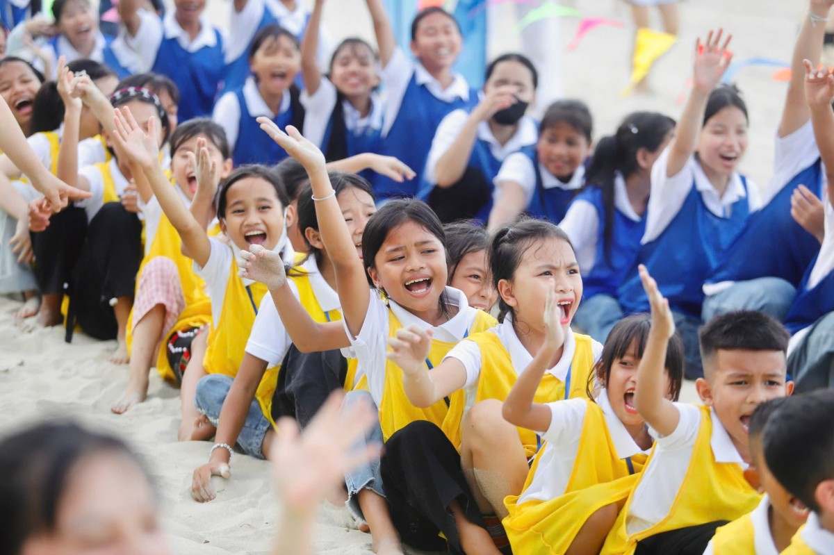 Gặp người gieo niềm tin, ước mơ cho trẻ em vùng cao Gặp người gieo niềm tin, ước mơ cho trẻ em vùng cao