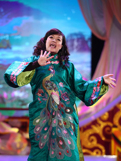 Táo Dân sinh đại diện cho hai ngành Y tế và Giáo dục