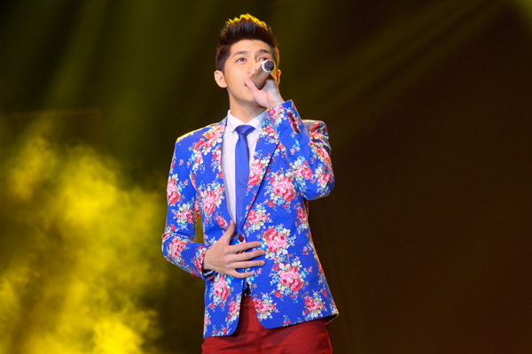 Hương Giang Idol khoe chân dài miên man với bodysuit bó gọn | Hương Giang,người đẹp chuyển giới,diện jumpsuit ngắn,khoe thân hình,nóng bỏng,chân dài miên man,New Hits