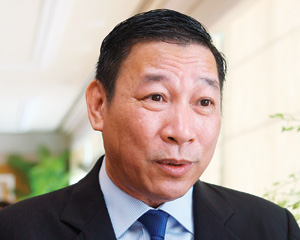 Những ông chủ doanh nghiệp khủng cầm tinh con rắn (P3)