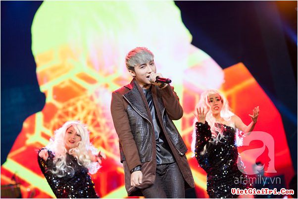 Vũ Cát Tường giành cú đúp giải thưởng danh giá với bản hit Vết mưa