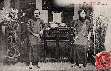 Hai người phụ nữ nhà giàu. Ảnh chụp năm 1910.