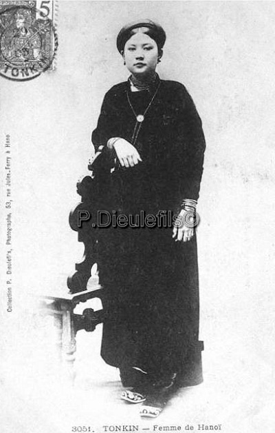 Một phụ nữ nhà giàu ở Hà Nội.