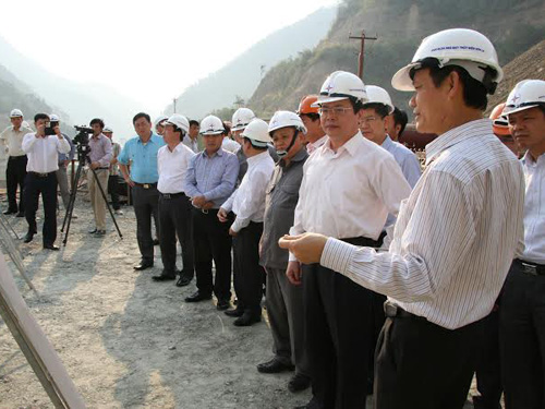 Bộ trưởng Vũ Huy Hoàng thị sát công trường Nhà máy thủy điện Lai Châu