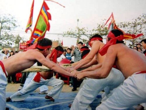 Hình ảnh lễ hội kéo co làng Hữu Chấp (Hòa Long, Bắc Ninh).