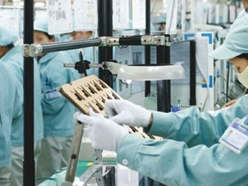 Nhiều ý kiến cho rằng, so với doanh nghiệp trong nước thì lao động cho doanh nghiệp FDI phải chịu thiệt thòi hơn...