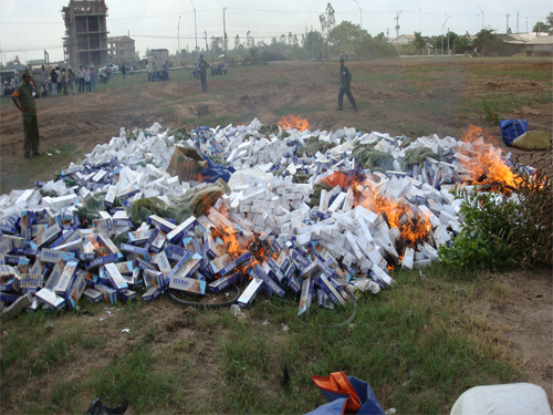 Tiêu hủy thuốc lá nhập lậu