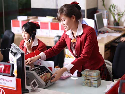 Kỳ vọng tín dụng tăng trưởng khi nợ xấu được giải quyết 