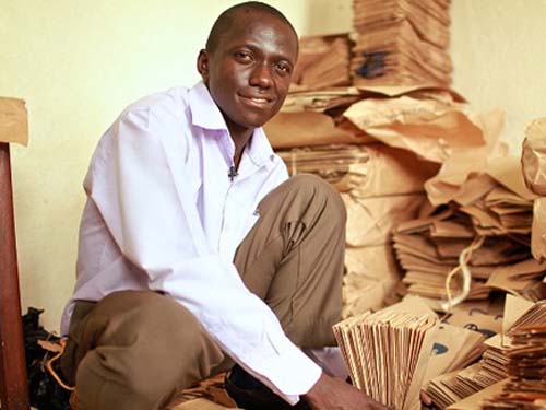 Mupuya nói mơ ước của anh là một châu Phi không có túi nilon    