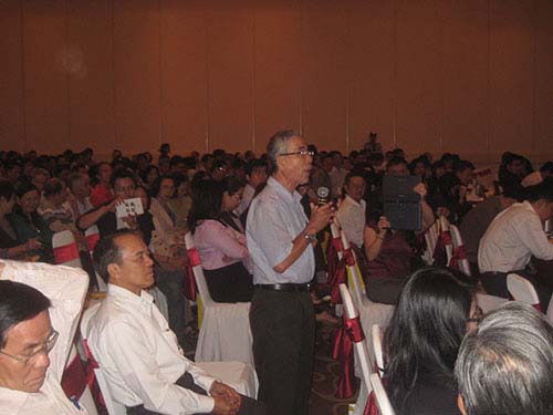 Các cổ đông góp ý về việc NH TMCP Phương Nam “về một nhà” với NH TMCP Sài Gòn Thương Tín (Sacombank)