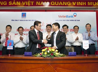 Lễ ký Hợp đồng tín dụng dài hạn tài trợ vốn cho Dự án phát triển mỏ Đại Hùng.