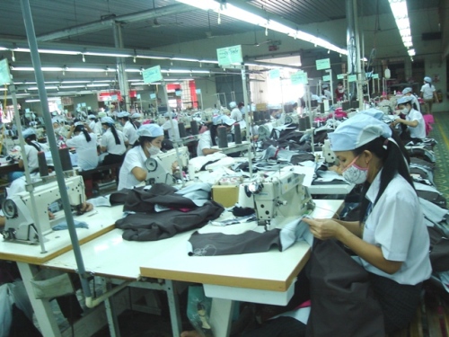Lợi nhuận của ngành dệt may có nguy cơ giảm nhiều so với năm trước do đơn hàng nhỏ và giá cạnh tranh quyết liệt