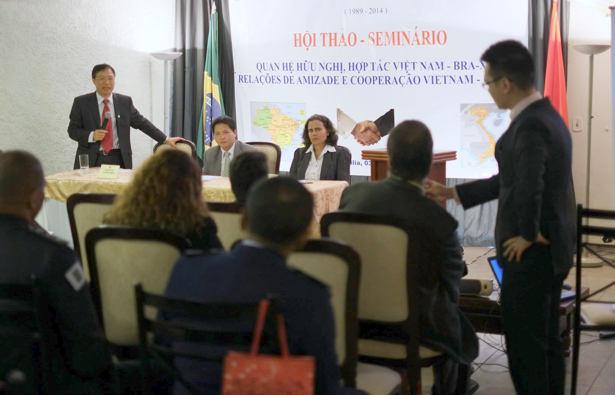 Thương vụ Đại sứ quán Braxin tham gia chủ trì Hội thảo về “Hợp tác đầu tư thương mại Việt Nam- Braxin” nhân kỷ niệm 25 năm thành lập quan hệ ngoại giao hai nước