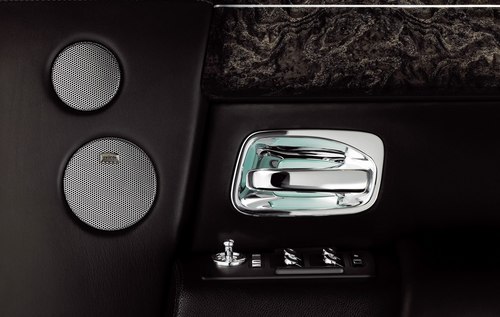 rolls-royce-phantom-18-1372758363_500x0.