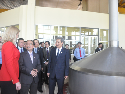 Bà Helle Thorning Schmidt- Thủ tướng Vương quốc Đan Mạch đánh giá cao công nghệ sản xuất bia của Habeco