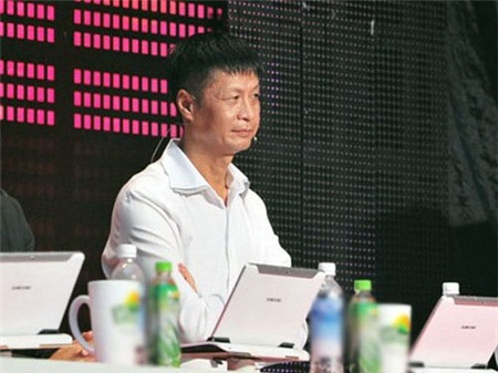 Lê Hoàng trên ghế giám khảo.