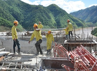 Nhiều dự án chậm tiến độ do năng lực nhà thầu yếu. ảnh: Cấn Dũng