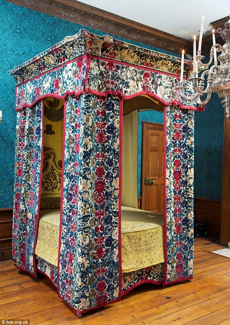 Giường ngủ của Hoàng hậu Mary (1658-1718), vợ vua James II.