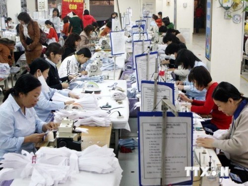 Đề xuất tăng lương của đại diện người lao động và đại diện chủ sử dụng lao động đang chênh lệch khá lớn