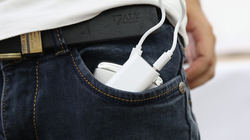 Pin sạc dự phòng tiện lợi.&nbsp;Thông tin chi tiết về sản phẩm như tính năng, giá cả, chính sách đi kèm,  truy cập website www.thegioididong.com hoặc tổng đài tư vấn miễn phí 1800 1060.