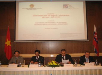 Phiên 2 của Hội thảo: Tăng cường hợp tác kinh tế-thương mại song phương.