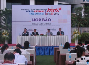 ĐSQ Hàn Quốc giới thiệu “Lễ hội Văn hóa và Ẩm thực Việt Nam – Hàn Quốc 2012”.