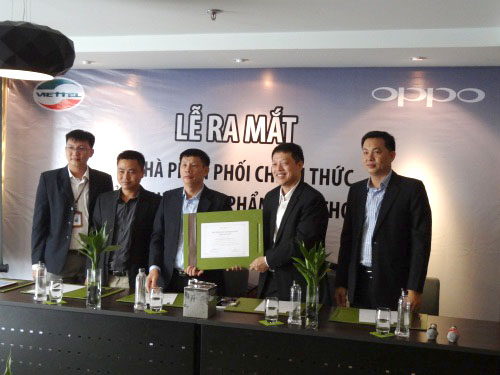 Lễ ký kết giữa VIETTELIMEX và OPPO.