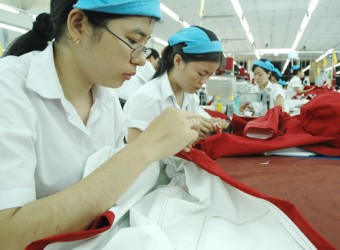 Các doanh nghiệp may mặc xuất khẩu đang gặp khó vì đơn hàng không dồi dào như mọi năm.