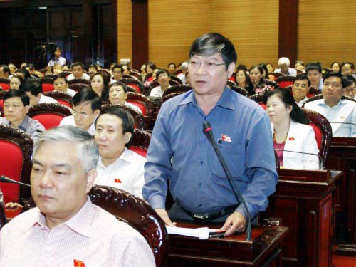 Đại biểu Lê Như Tiến (đoàn Quảng Trị) phát biểu ý kiến