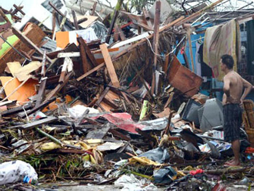 Theo Văn phòng Ủy ban Quốc gia tìm kiếm cứu nạn, đến sáng 11/11 đã có 13 người chết trong quá trình triển khai phòng chống bão Hải Yến