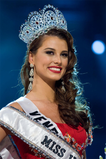 6. Hoa hậu hoàn vũ 2009 Stefania Fernandez