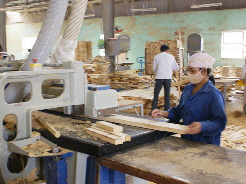 Nhờ nguồn vốn khuyến công hỗ trợ, doanh nghiệp tăng cường đầu tư công nghệ mới vào sản xuất    