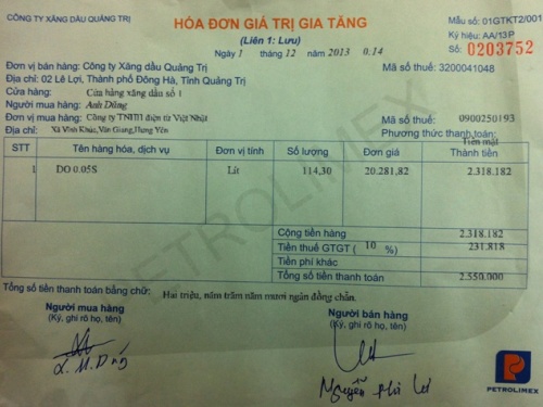 Hóa đơn bán hàng đầu tiên in từ phần mềm Egas lúc 0 giờ 14’ ngày 01.12.2013