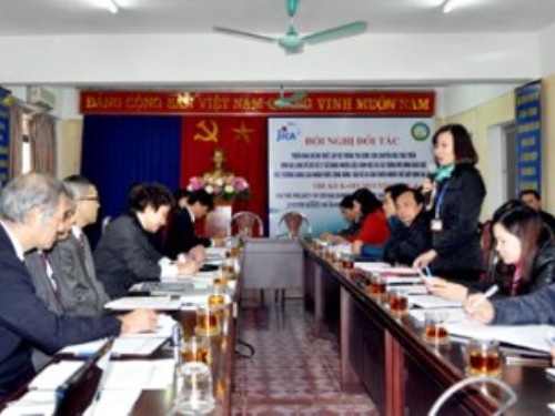 Tại hội nghị, đại diện Dự án JICA trình bày tóm tắt giai đoạn 1 Dự án cơ sở JICA trên Vịnh Hạ Long.