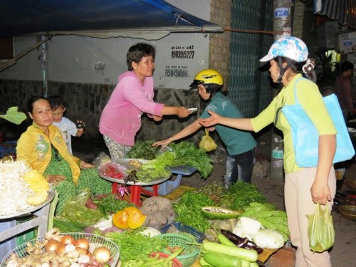 Đã nhiều lần điều chỉnh lương tối thiểu, nhưng đời sống người lao động vẫn chưa được cải thiện nhiều.