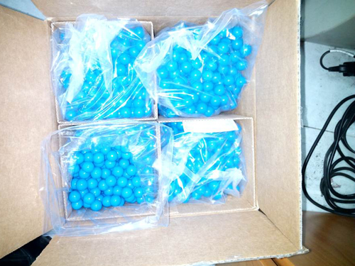 Một trong 960 thùng đạn súng sơn.