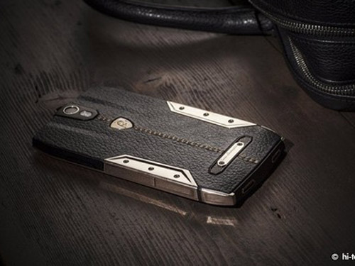 Sản phẩm sở hữu thiết kế sang trọng bên ngoài và cấu hình mạnh mẽ bên trong