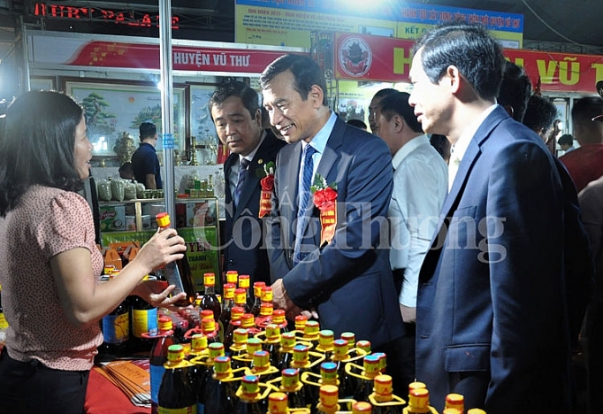 hon 300 doanh nghiep tham du hoi cho nong nghiep quoc te dong bang bac bo nam 2018