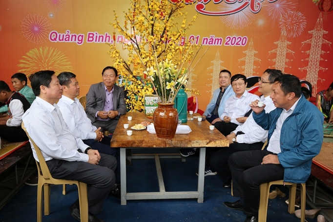 xuan som tren cong truong