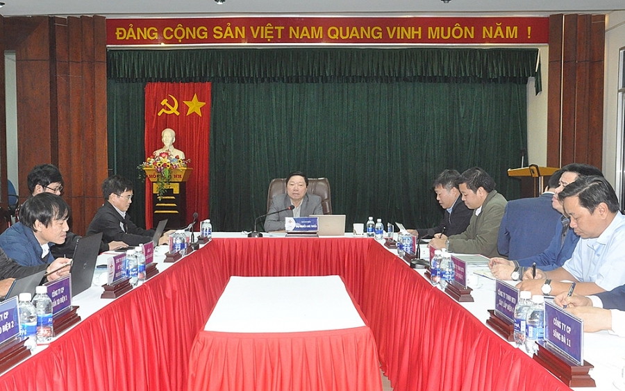 Thi công đường dây 500kV mạch 3 tại Hà Tĩnh vẫn gặp khó vì vướng mặt bằng Thi công đường dây 500kV mạch 3 tại Hà Tĩnh vẫn gặp khó vì vướng mặt bằng