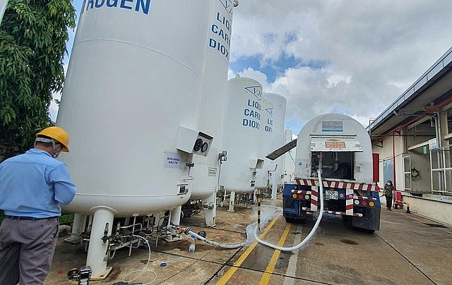 EVNHCMC: Ưu tiên cấp điện cho các nhà máy sản xuất oxy phòng chống dịch Covid-19 EVNHCMC: Ưu tiên cấp điện cho các nhà máy sản xuất oxy phòng chống dịch Covid-19