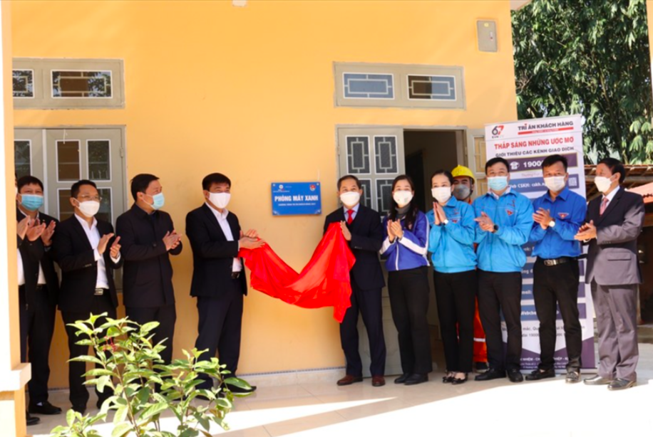 EVNNPC: Tiếp tục hành trình thắp sáng ước mơ EVNNPC: Tiếp tục hành trình thắp sáng ước mơ