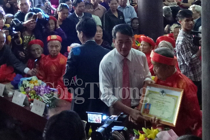 Mừng Thọ đầu năm – Phong tục đẹp ở làng quê Bắc Bộ mung tho dau nam phong tuc dep o lang que bac bo