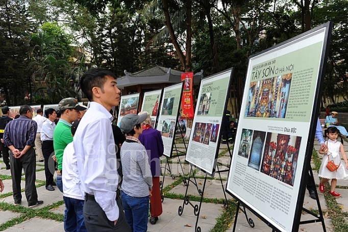 linh thieng le hoi go dong da