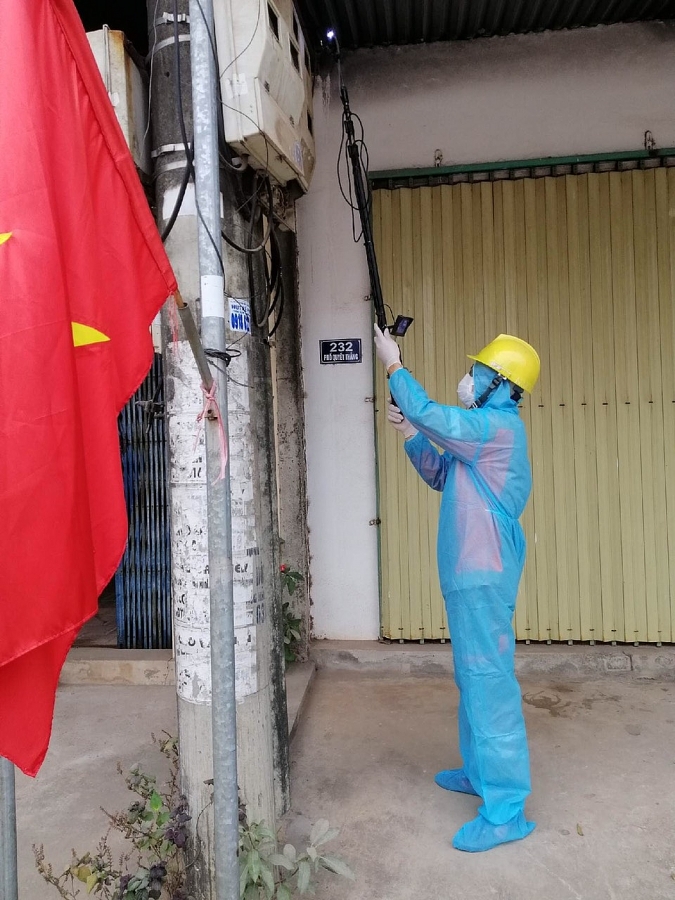 Những chiến sĩ áo cam trong tâm dịch Chí Linh - Hải Dương