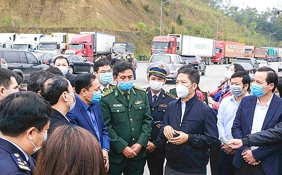 Nhìn lại kết quả 01 năm thực hiện các giải pháp ổn định thị trường và hỗ trợ doanh nghiệp sản xuất, kinh doanh trong bối cảnh dịch bệnh Covid-19 Nhìn lại kết quả 01 năm thực hiện các giải pháp ổn định thị trường và hỗ trợ doanh nghiệp sản xuất, kinh doanh trong bối cảnh dịch bệnh Covid-19