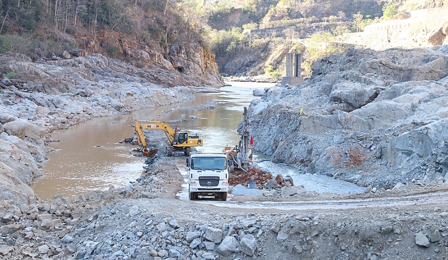 Thuỷ điện Ialy mở rộng: Đảm bảo về đích đúng tiến độ Thuỷ điện Ialy mở rộng: Đảm bảo về đích đúng tiến độ