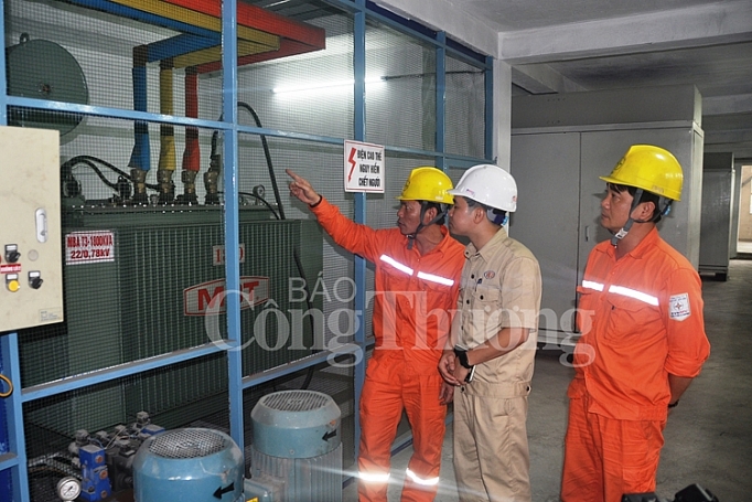 Tiết kiệm điện ở Thành Nam: Chuyển biến từ ý thức đến hành động tiet kiem dien o thanh nam chuyen bien tu y thuc den hanh dong